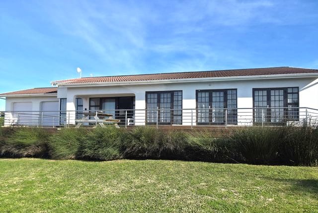 3 Bedroom Property for Sale in Wavecrest Eastern Cape